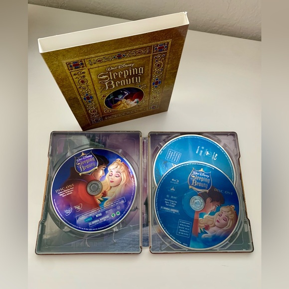 Sleeping Beauty Steelbook Limited Edition EUC - Picture 7 of 9